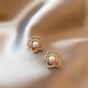 2023年新款925银针韩国花朵珍珠镶钻气质ins网红爆款耳钉饰品女